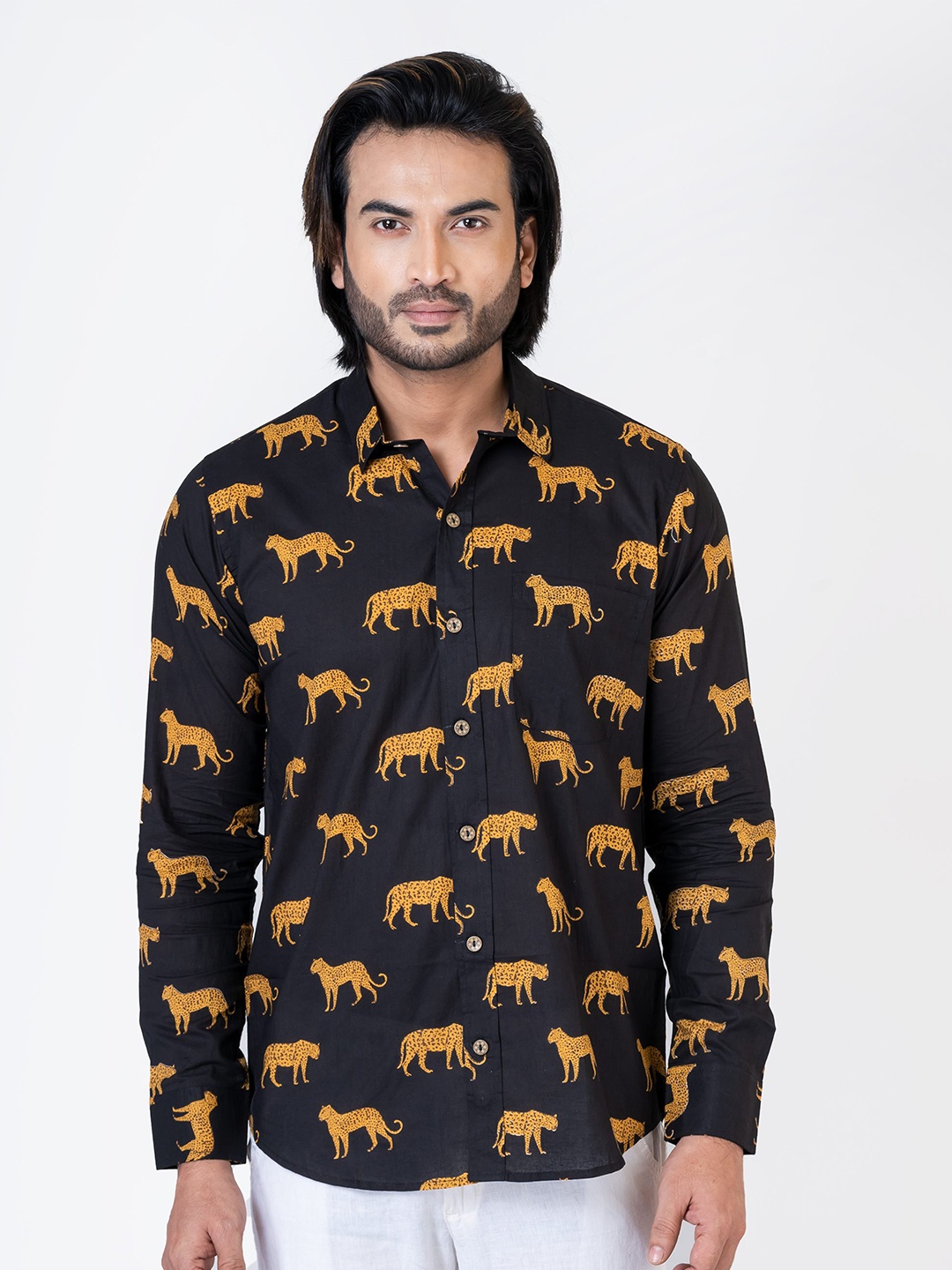 

Kartikeya Jaipur Standard Opaque Printed Cotton Casual Shirt, Black
