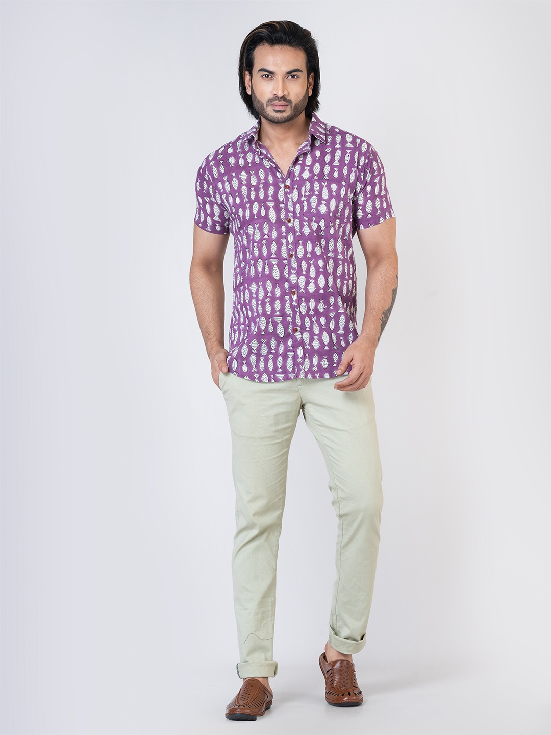 

Kartikeya Jaipur Standard Animal Printed Cotton Spread Collar Curved Casual Shirt, Purple