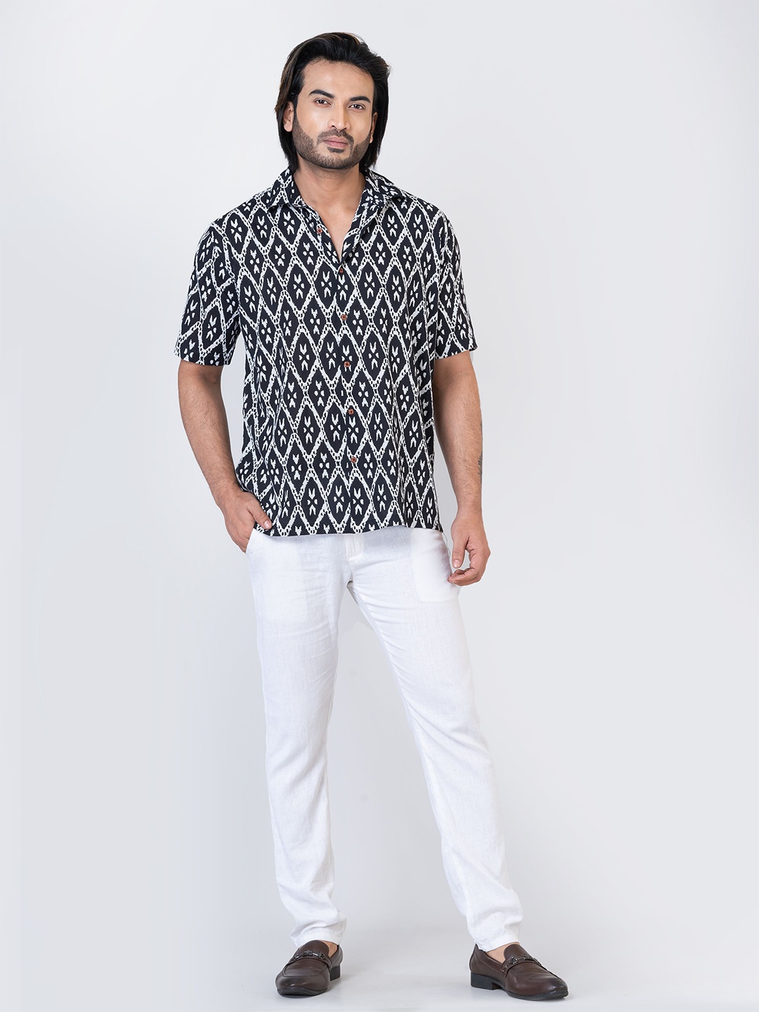 

Kartikeya Jaipur Geometric Printed Cotton Relaxed Opaque Oversized Shirt, Black