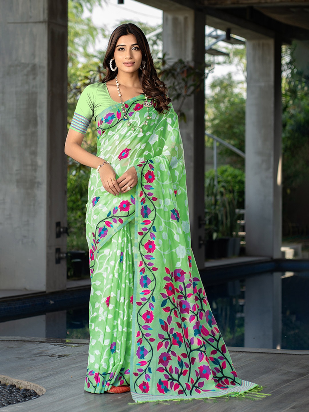 

GLORYANCE Floral Woven Design Saree, Green