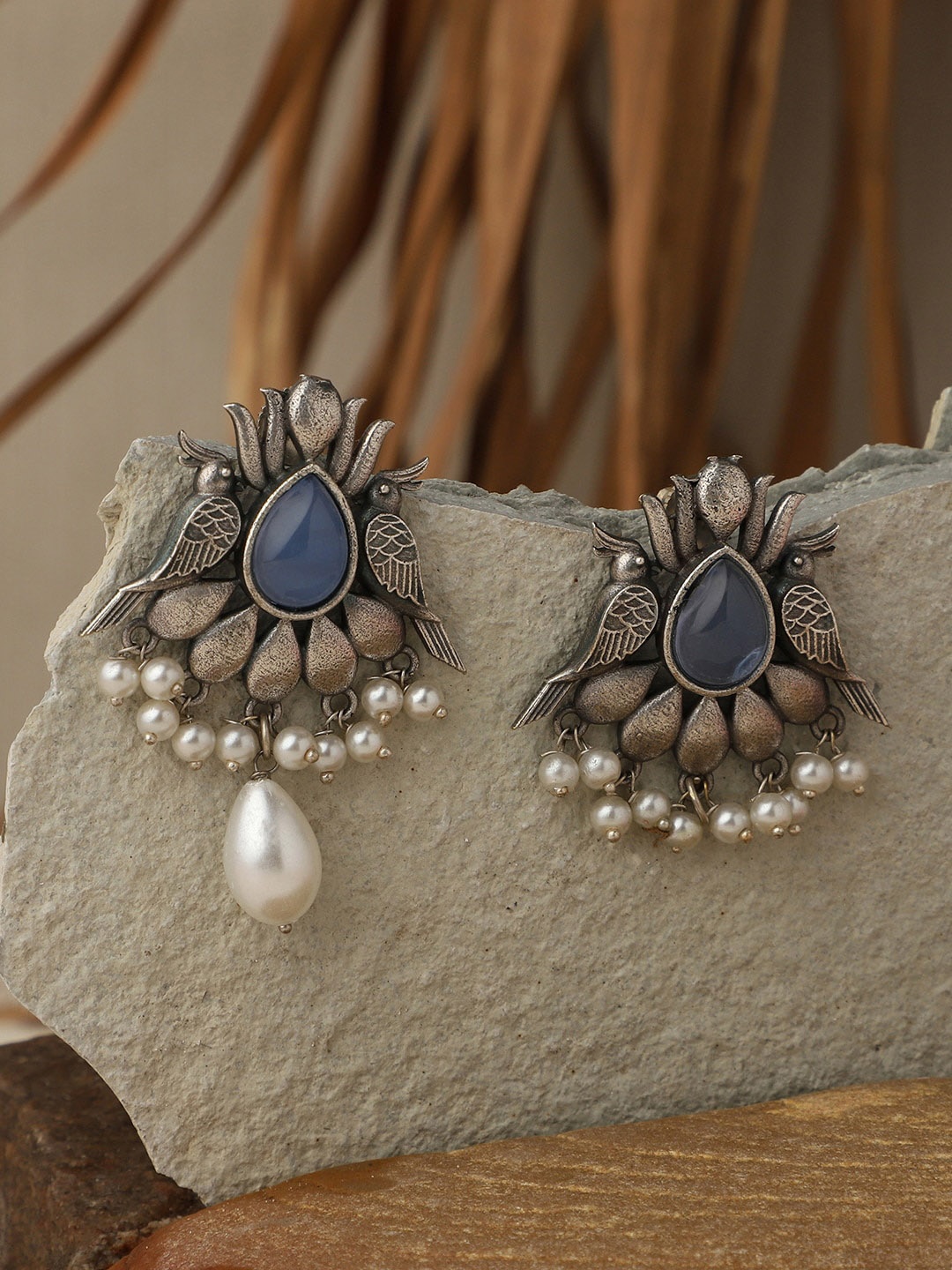 

VENI 92.5 Silver-Plated Oxidised Contemporary Drop Earrings