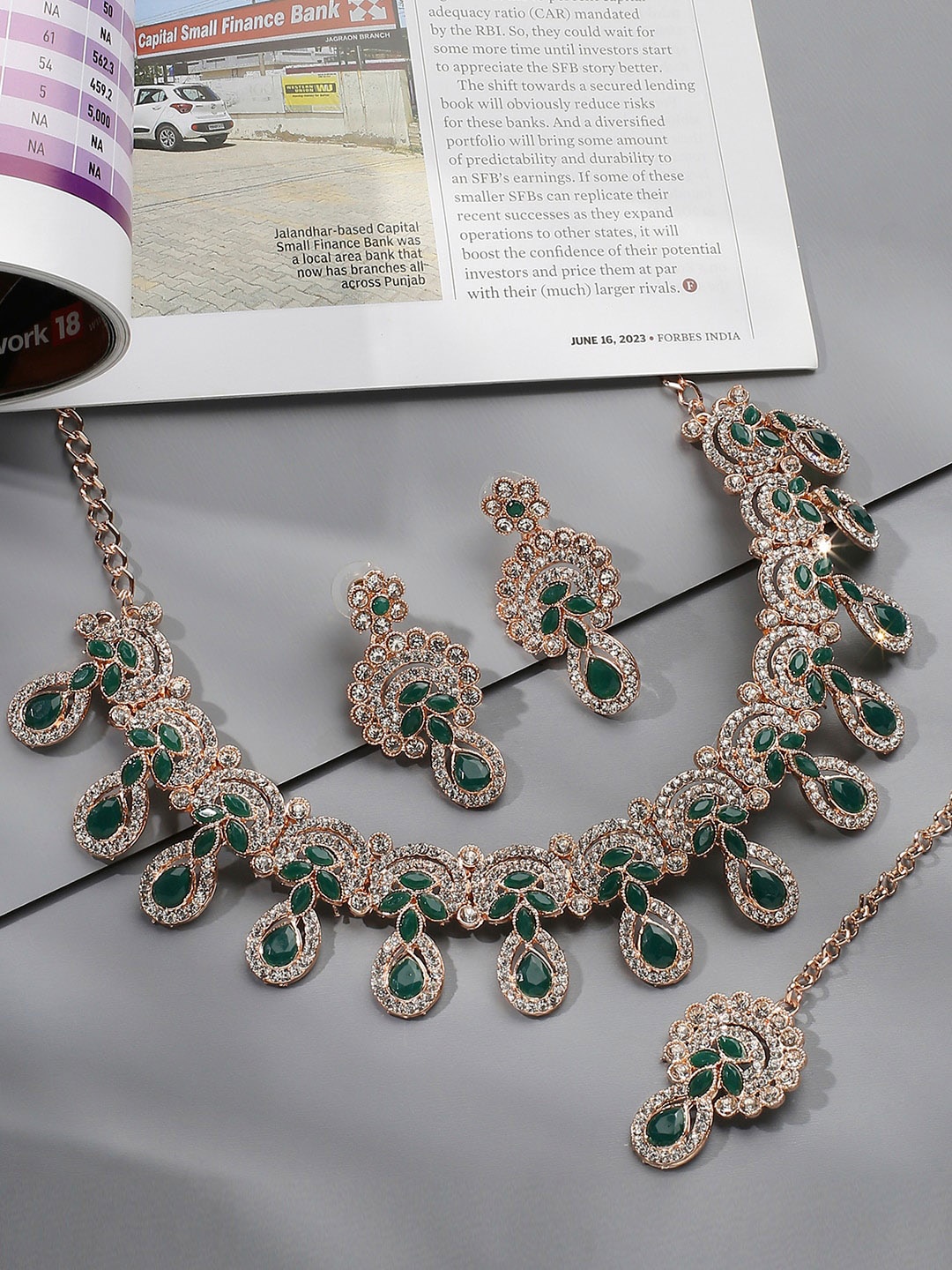 

VATSALYA creation Rose Gold-Plated Stones Studded Jewellery Set