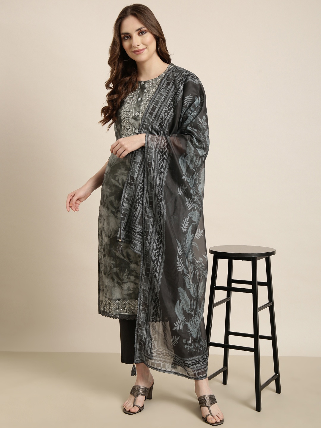 SHOWOFF Floral Printed Regular Thread Work Kurta With Trousers & Dupatta, Grey