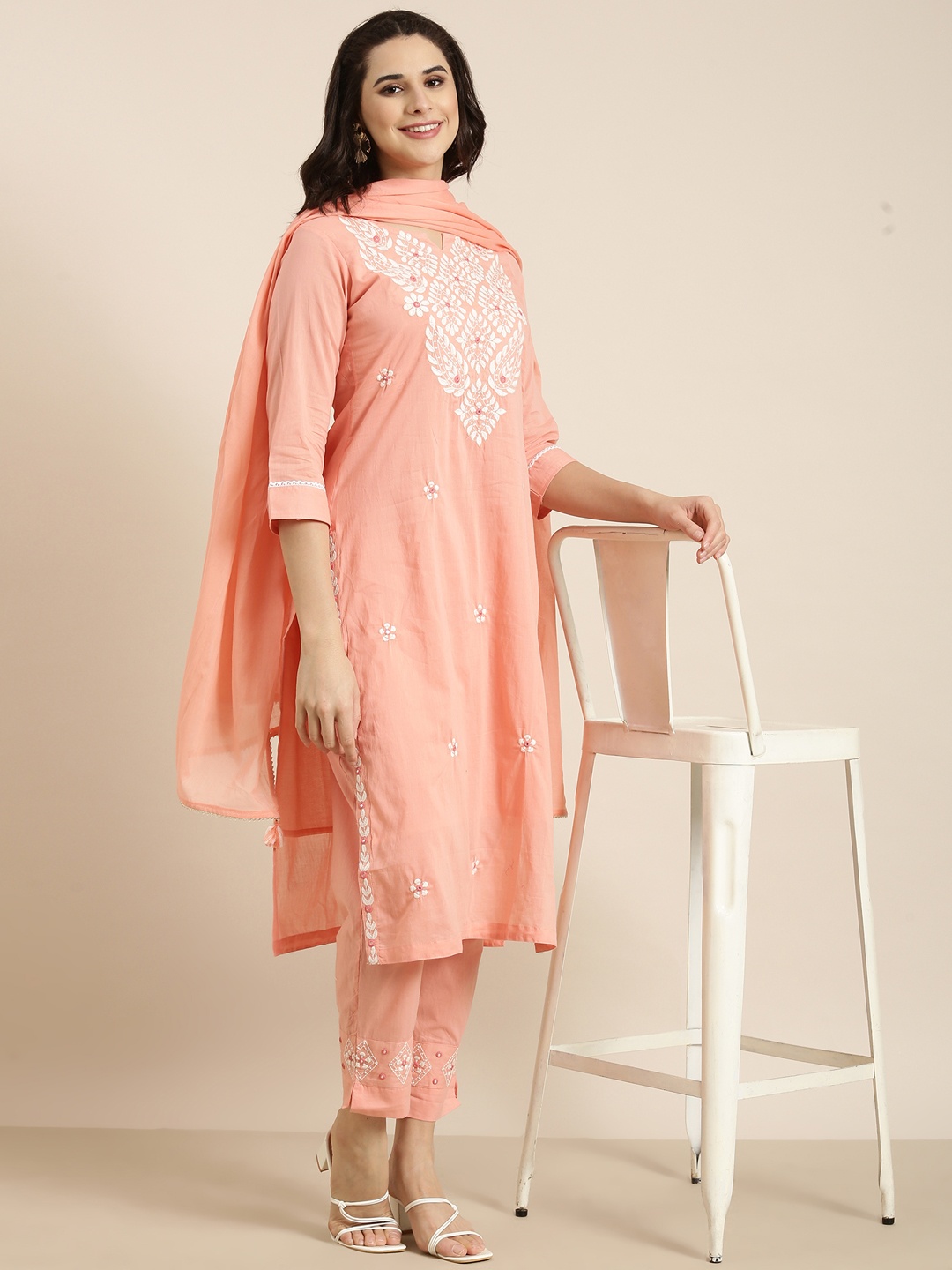 

SHOWOFF Embroidered Regular Thread Work Kurta With Trousers & Dupatta, Peach