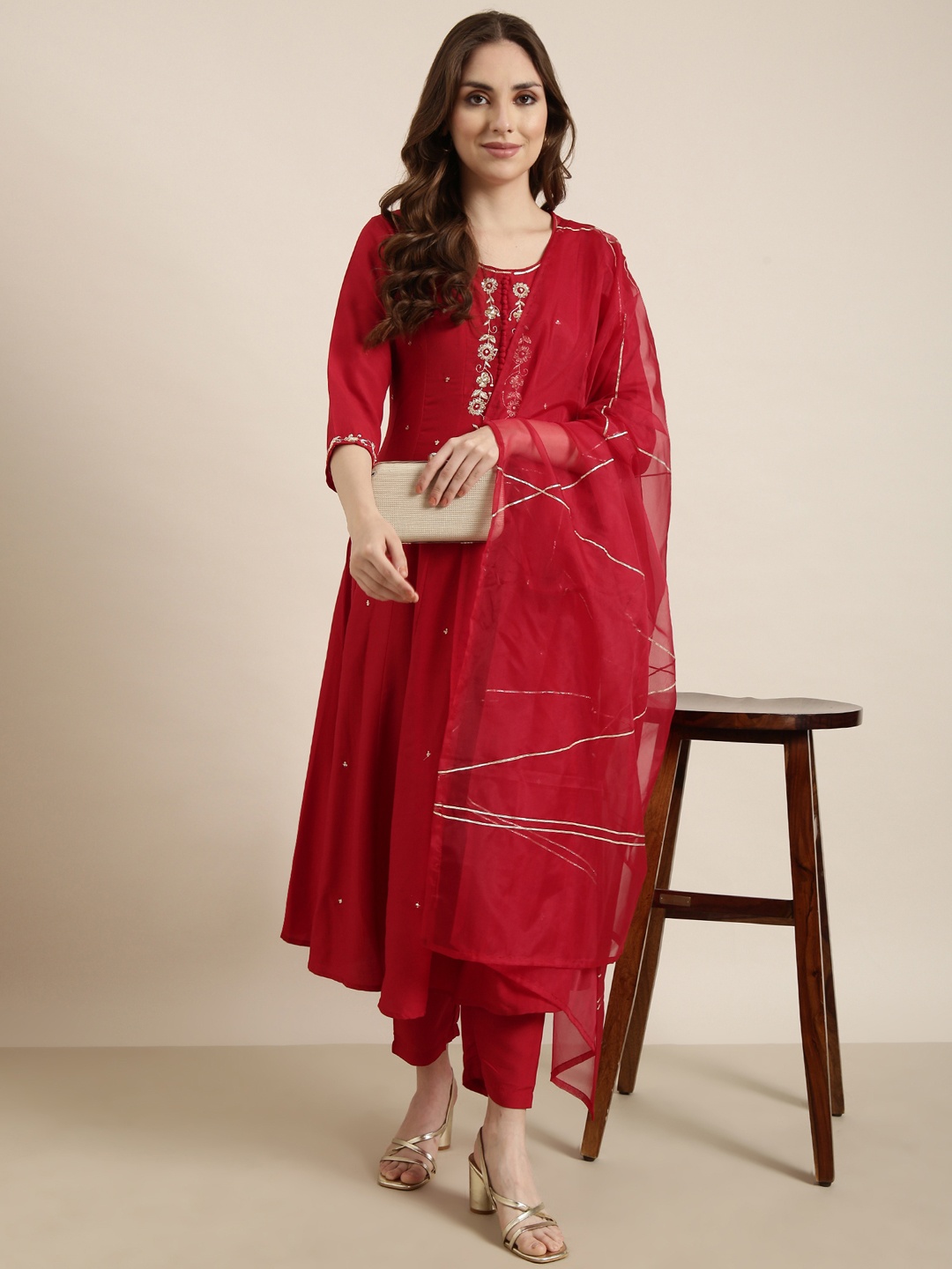 

SHOWOFF Floral Embroidered Round Neck Zari Anarkali Panelled Kurta With Trouser & Dupatta, Red