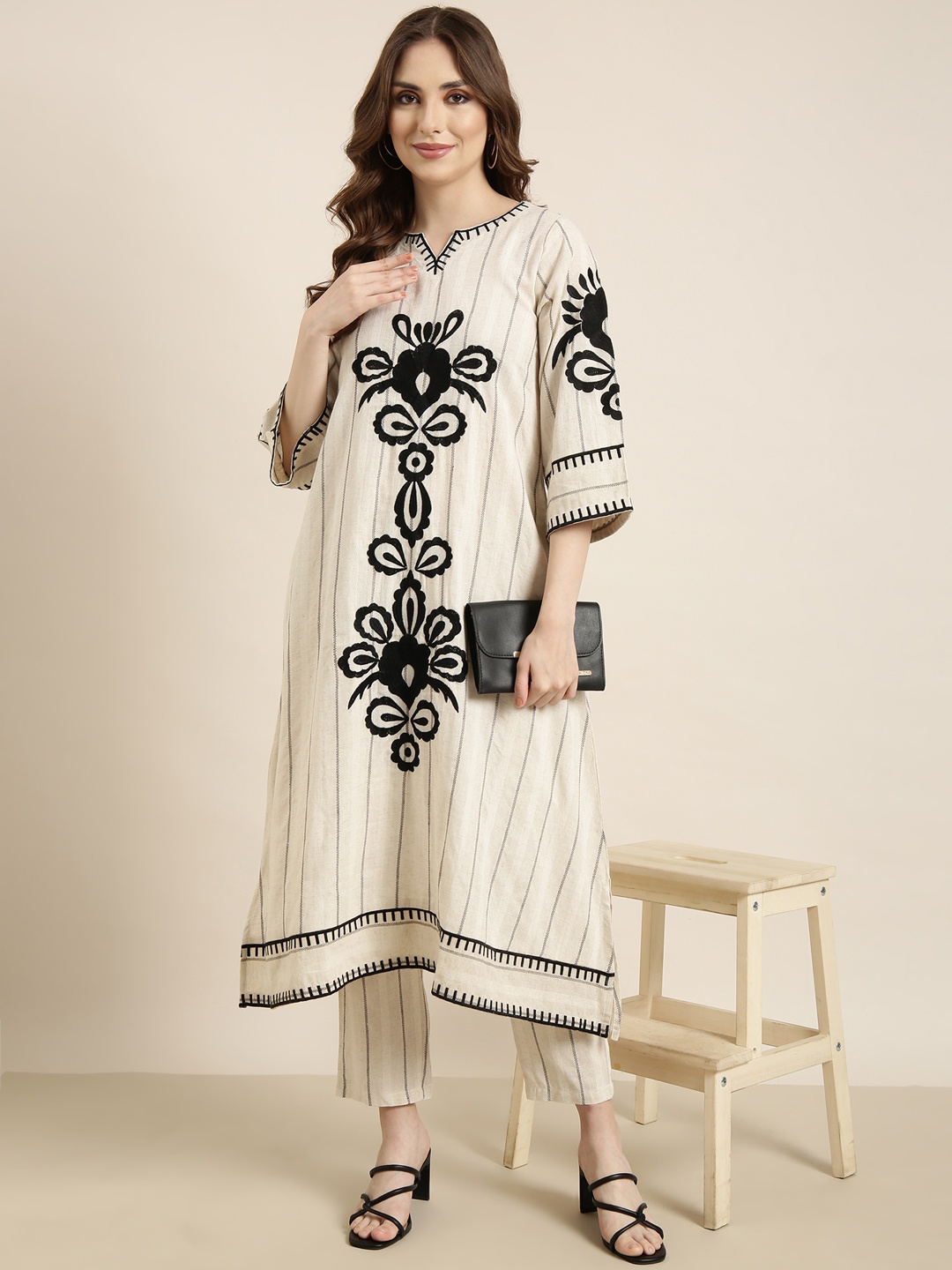 

SHOWOFF Embroidered Round Neck Three-Quarter Flared Sleeves Thread Work Kurta Set, Cream