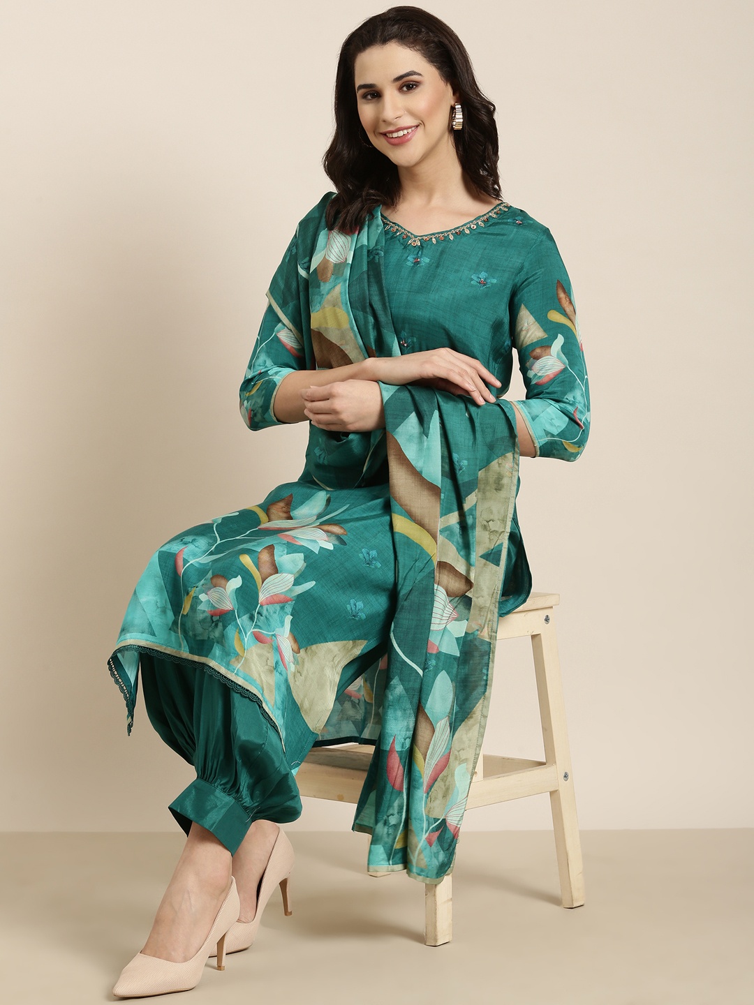 

SHOWOFF Floral Printed V-Neck Sequinned Kurta with Patiala & With Dupatta, Teal