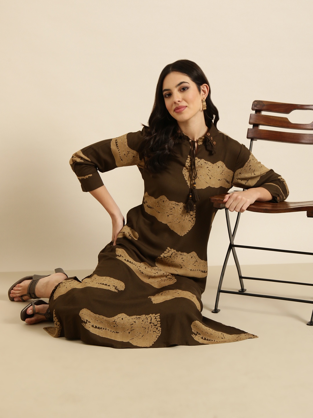 

SHOWOFF Animal Printed Regular Straight Kurta With Patiala, Olive