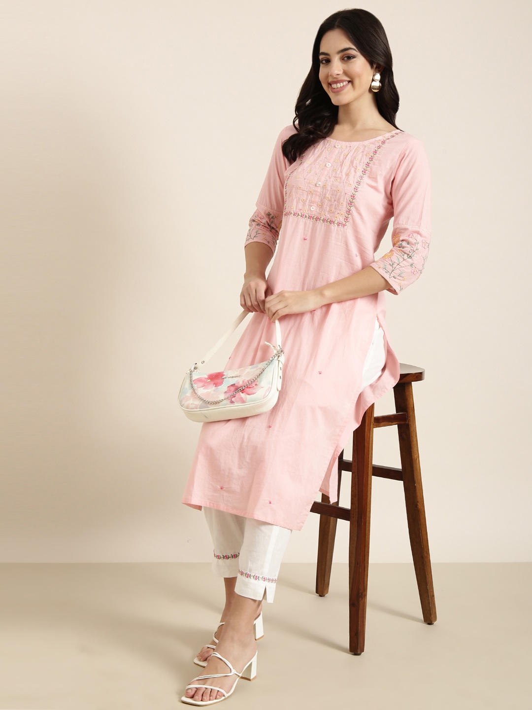 

SHOWOFF Ethnic Motifs Embroidered Regular Thread Work Kurta with Trousers, Pink