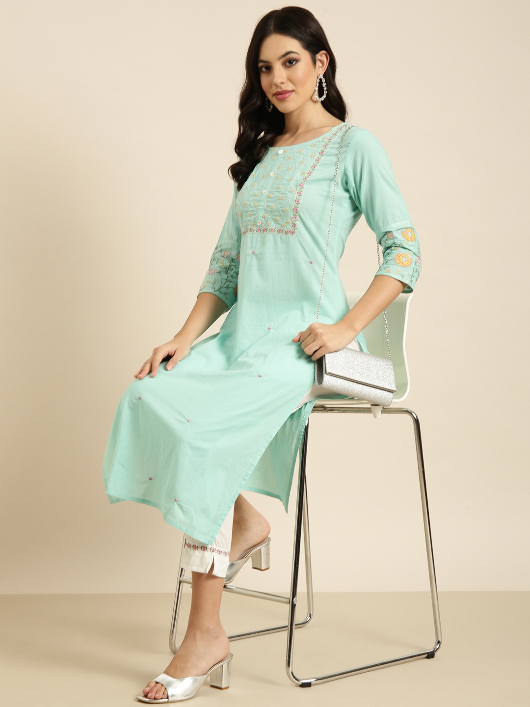 

SHOWOFF Floral Embroidered Straight Kurta with Trousers, Sea green