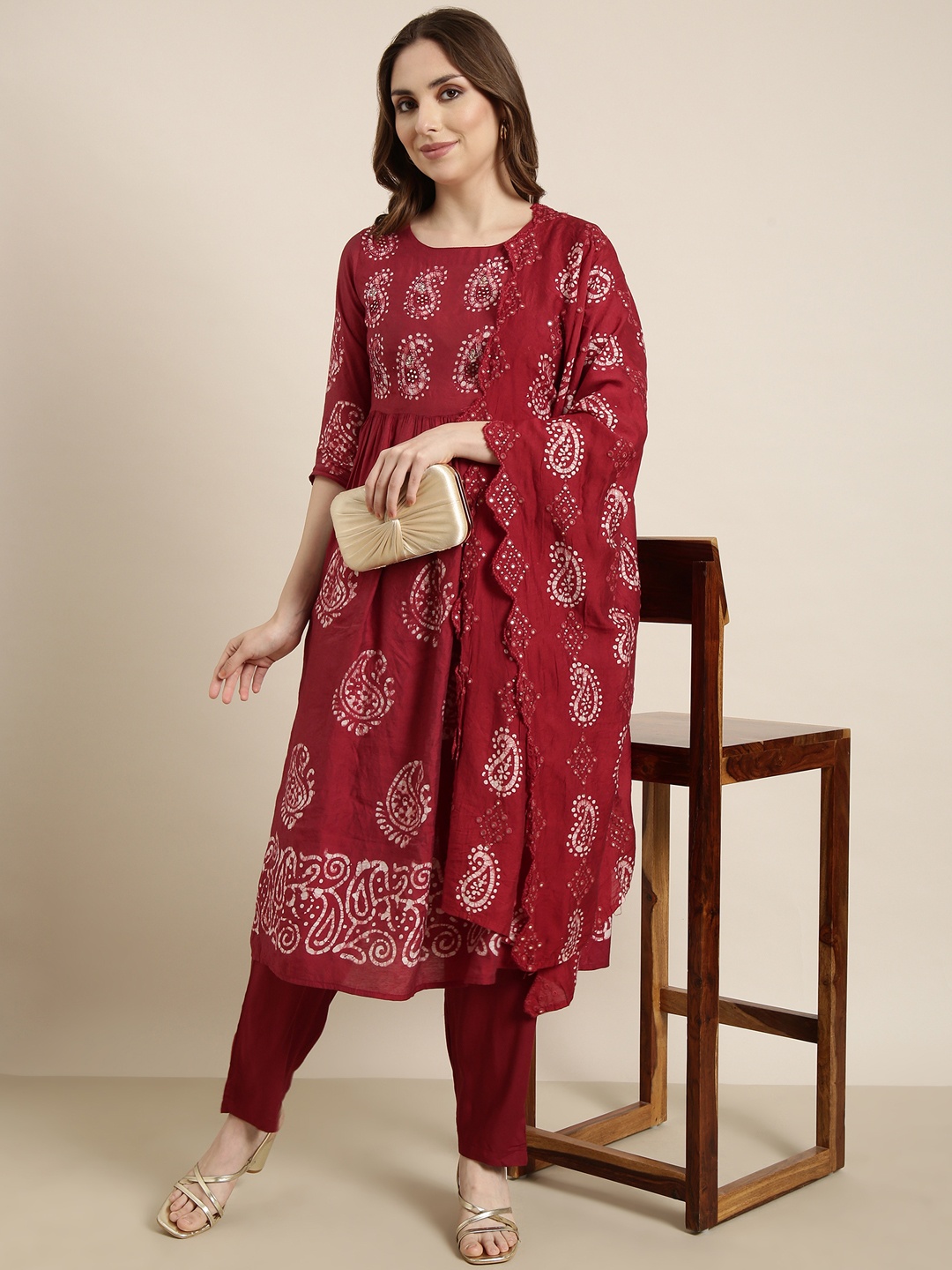 

SHOWOFF Paisley Dyed Empire Kurta with Trousers & Dupatta, Maroon