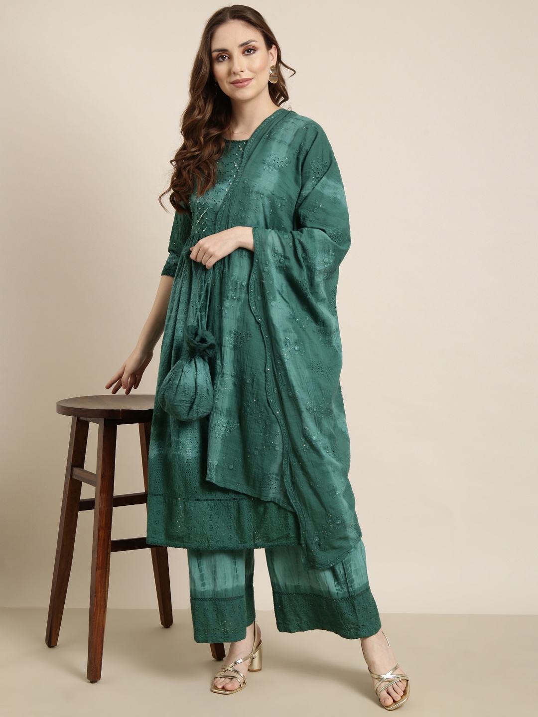 

SHOWOFF Ombre Embroidered Empire Thread Work Kurta With Trousers & Dupatta, Sea green