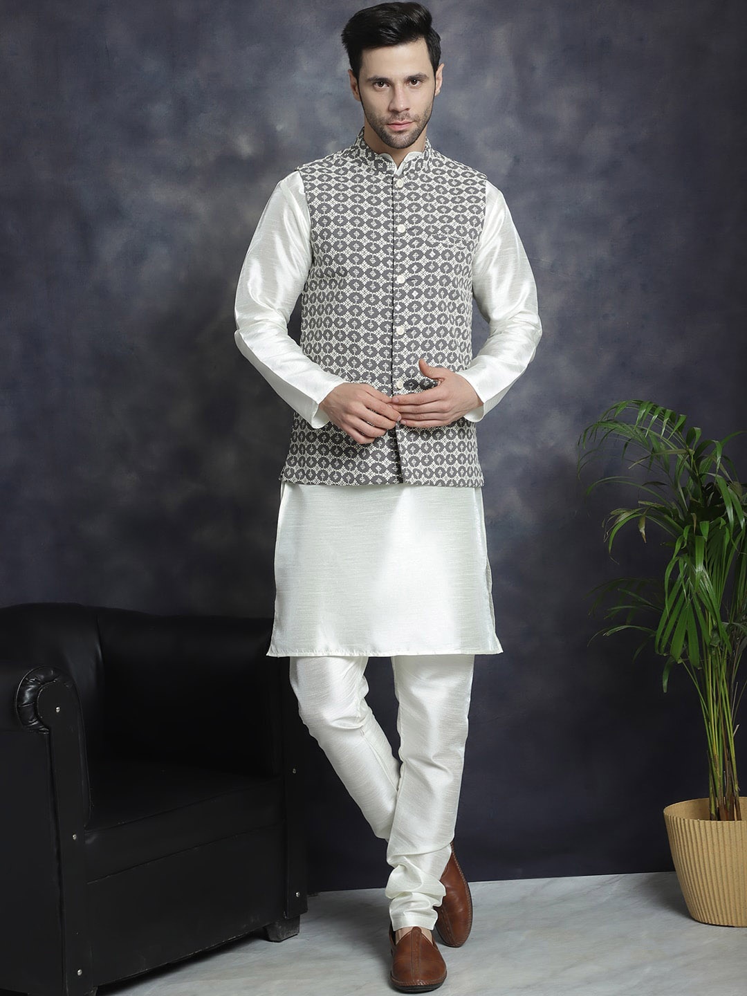 

Jompers Regular Chikankari Embroidred Kurta with Churidar & Jacket, Grey