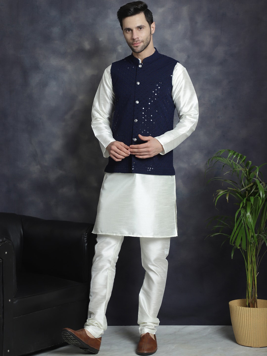 

Jompers Regular Sequinned Mandarin Collar Kurta with Churidar, Navy blue