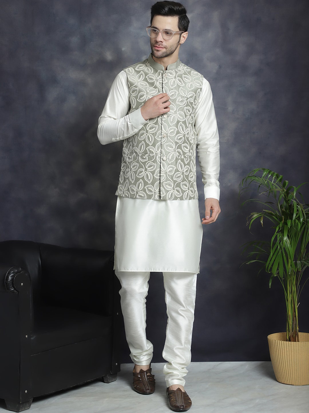 

Jompers Mandarin Collar Embroidred Nehru Jacket With Kurta Pyjama, Green