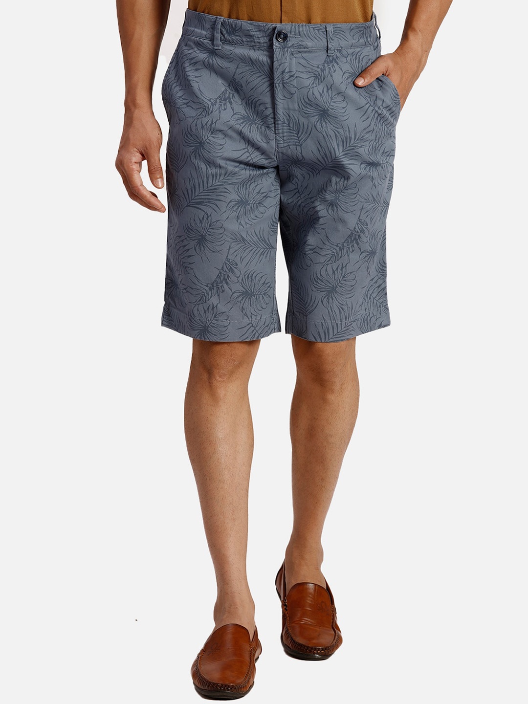 

ColorPlus Men Floral Printed Mid Rise Shorts, Grey