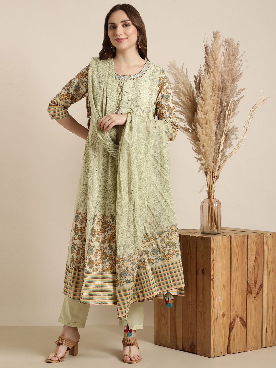 

SHOWOFF Ethnic Motifs Printed Panelled Thread Work Kurta With Trouser & Dupatta, Green