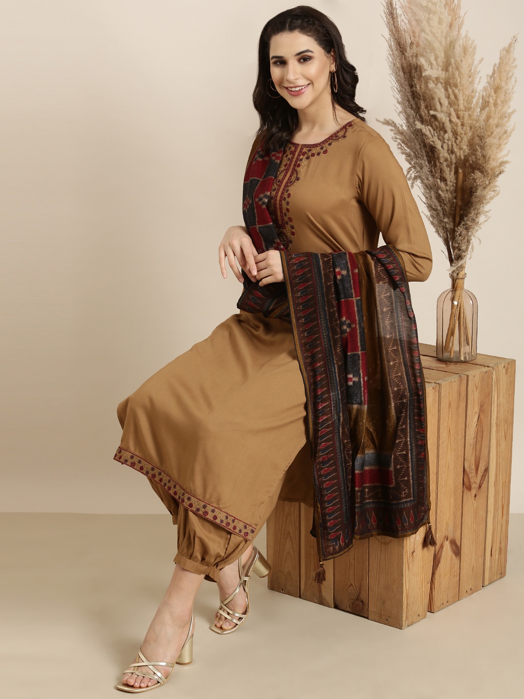 

SHOWOFF Floral Embroidered Straight Round Neck Thread Work Kurta With Patiala & Dupatta, Brown