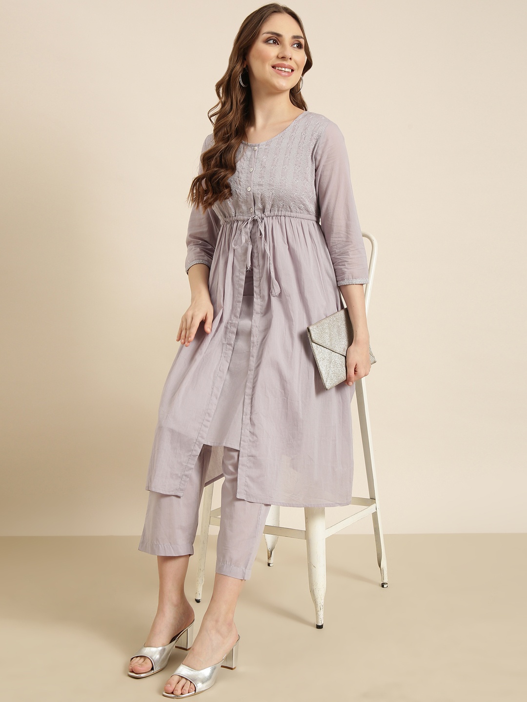 

SHOWOFF Embroidered High Slit Kurta With Trouser, Grey