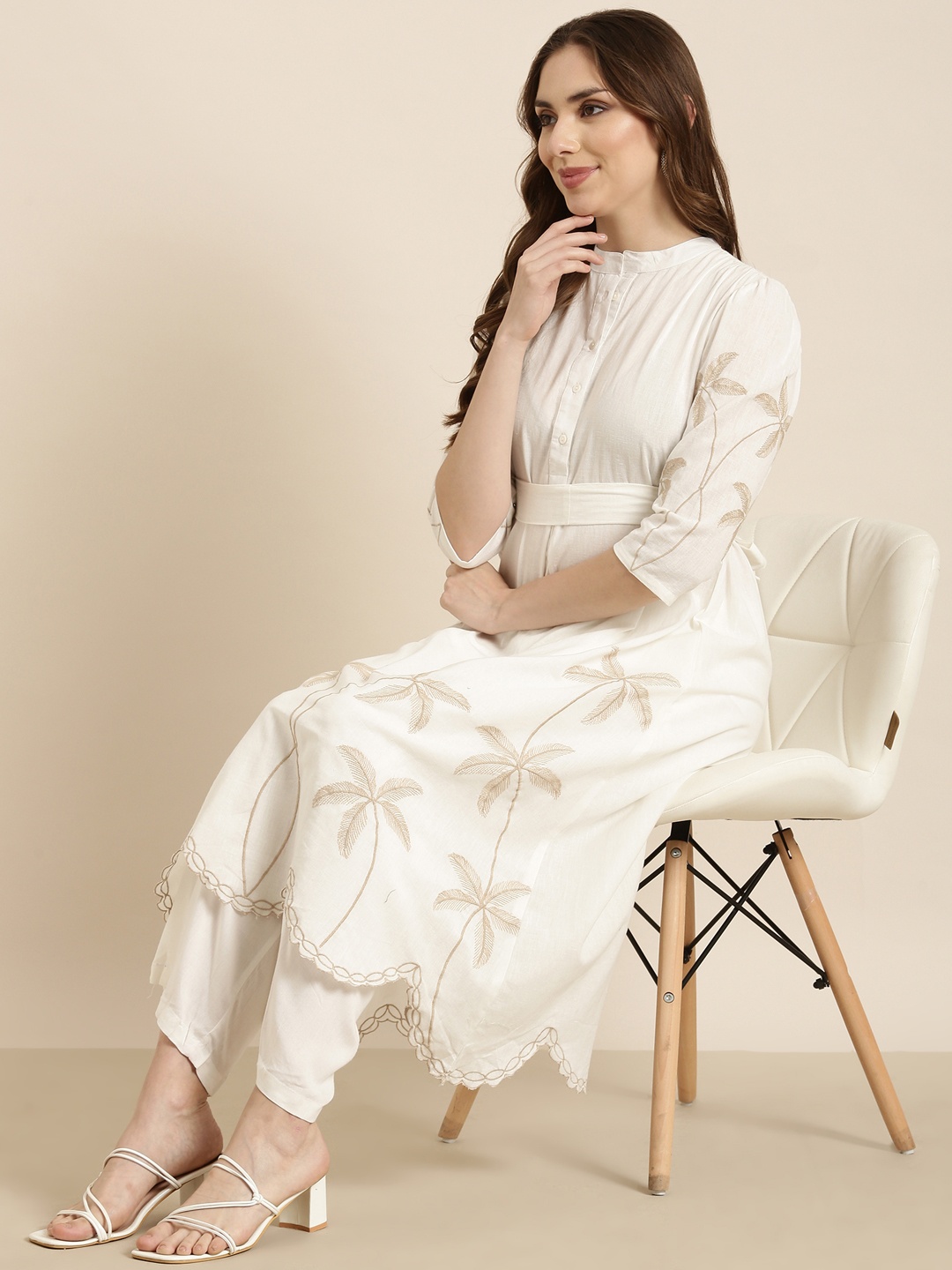 

SHOWOFF Embroidered A-Line Thread Work Kurta With Trouser, White