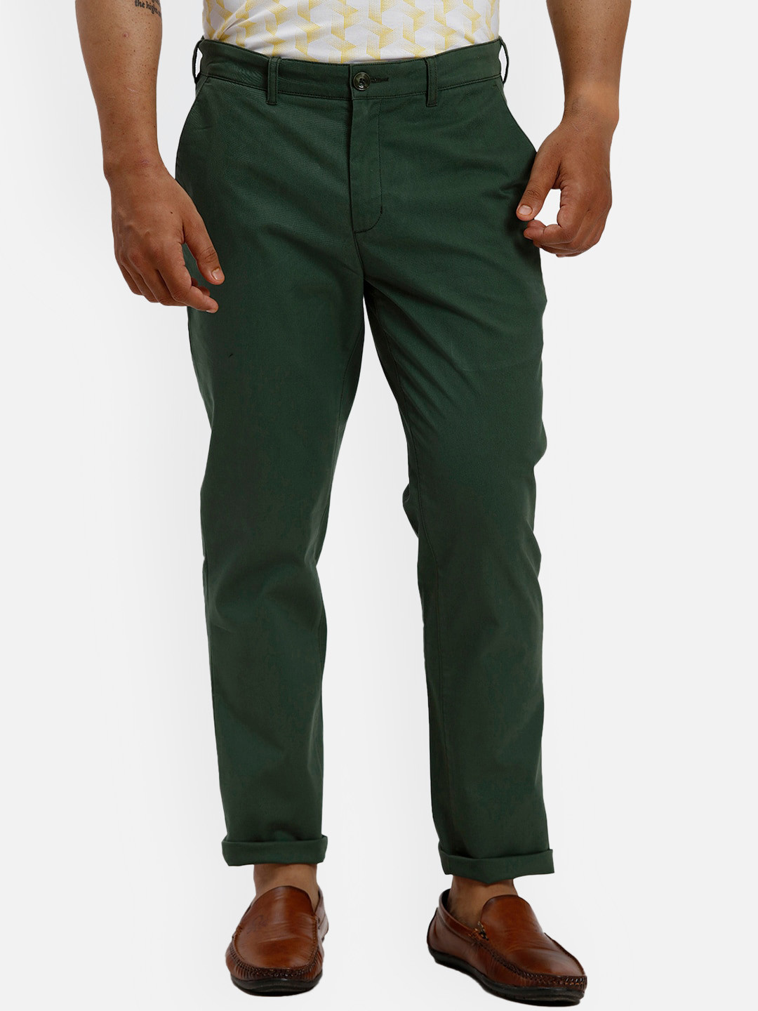 

ColorPlus Men Slim Fit Mid-Rise Trousers, Green