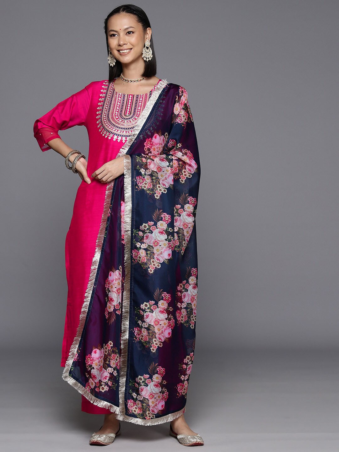 

KALINI Floral Yoke Design Regular Sequinned Straight Kurta with Trousers & Dupatta, Fuchsia