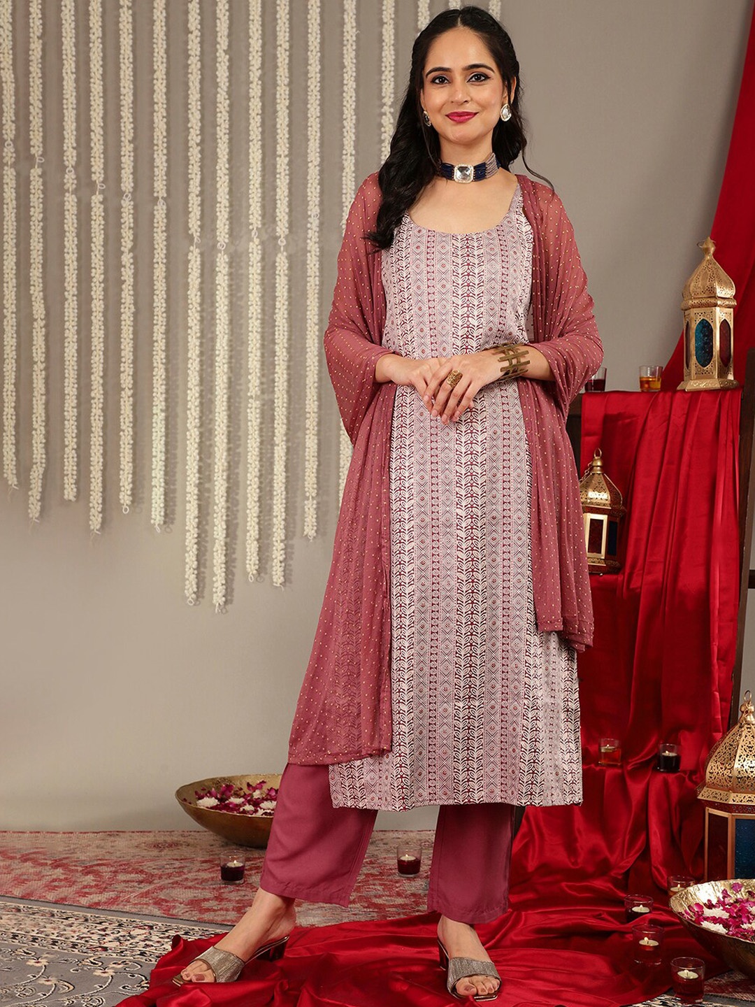 

KALINI Ethnic Motifs Embroidered Regular Thread Work Kurta with Trousers & With Dupatta, Mauve