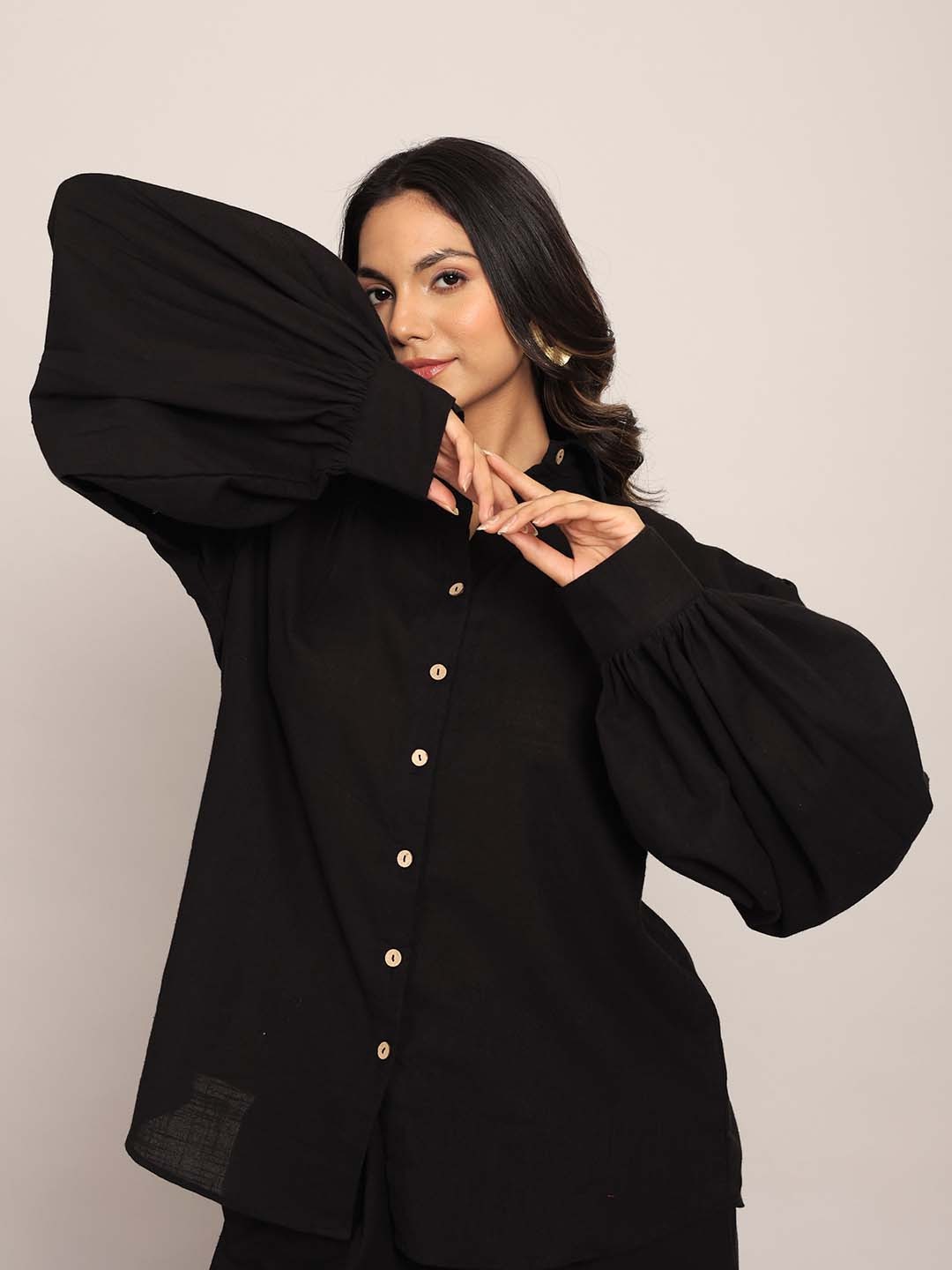 

KAORI BY SHREYA AGARWAL Spread Collar Relaxed Comfort Cotton Casual Shirt, Black