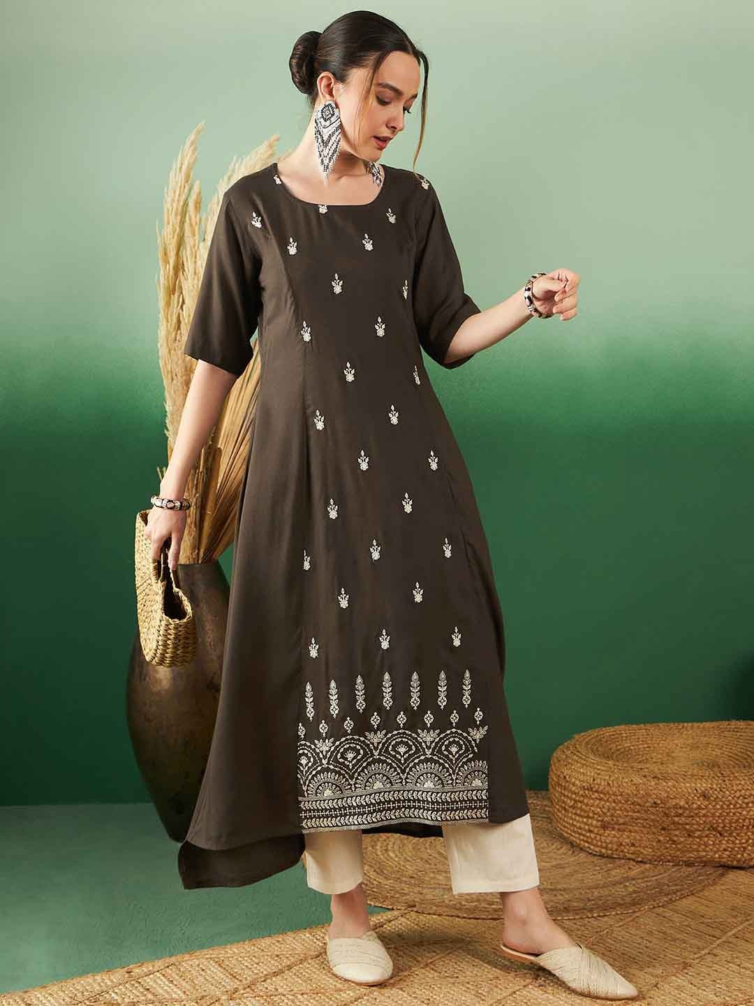 

Sangria Ethnic Motif Embroidered Round Neck Short Sleeves Straight Kurta, Green