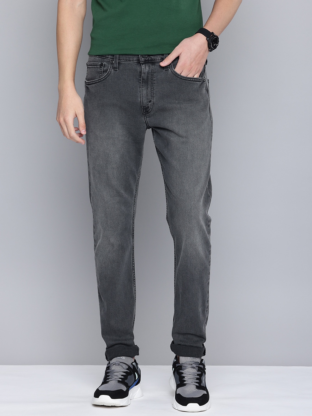 

Levis Men 512 Slim Tapered Fit Light Fade Jeans, Charcoal