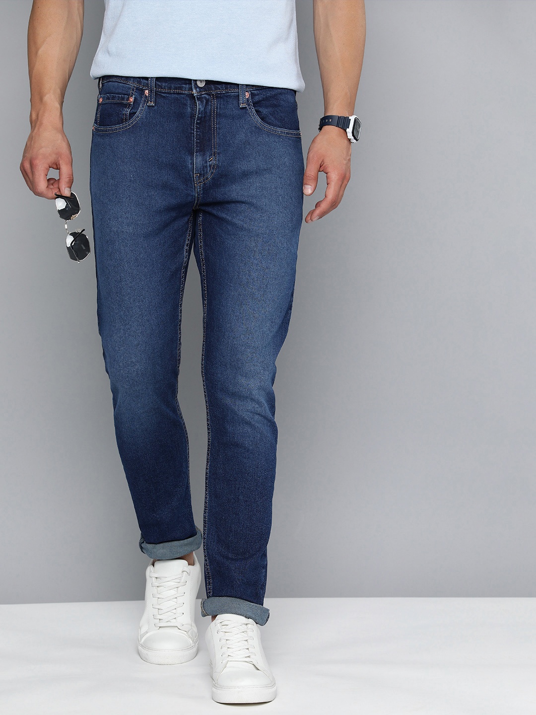 

Levis Men 512 Slim Tapered Fit Low-Rise Light Fade Stretchable Jeans, Blue
