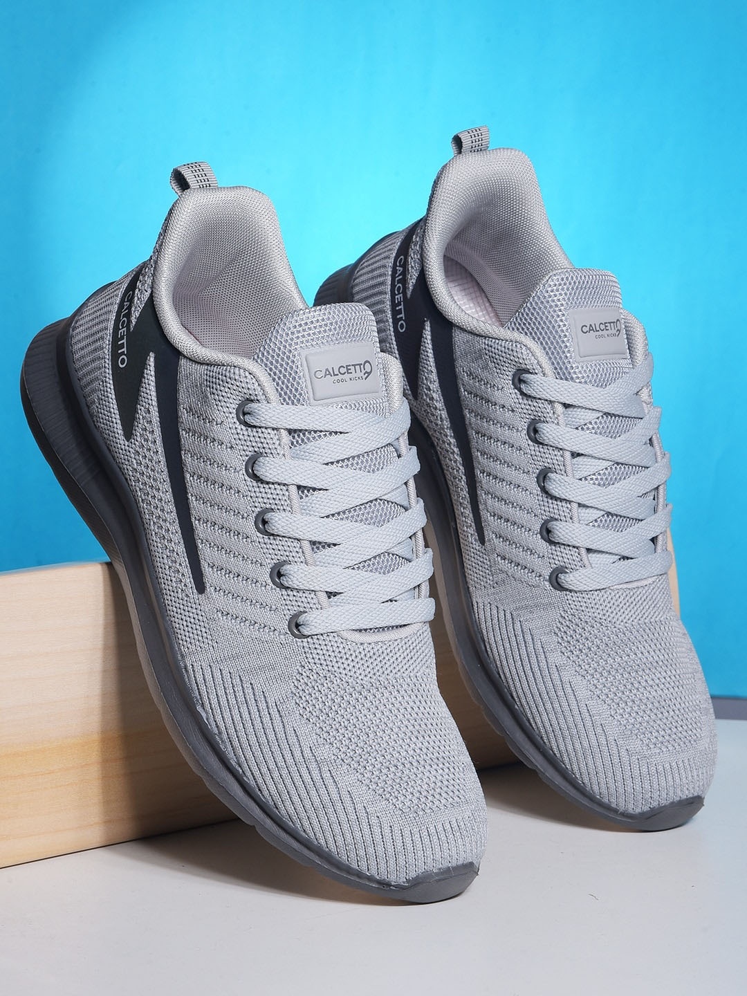 

Calcetto Men Textured Sneakers, Grey