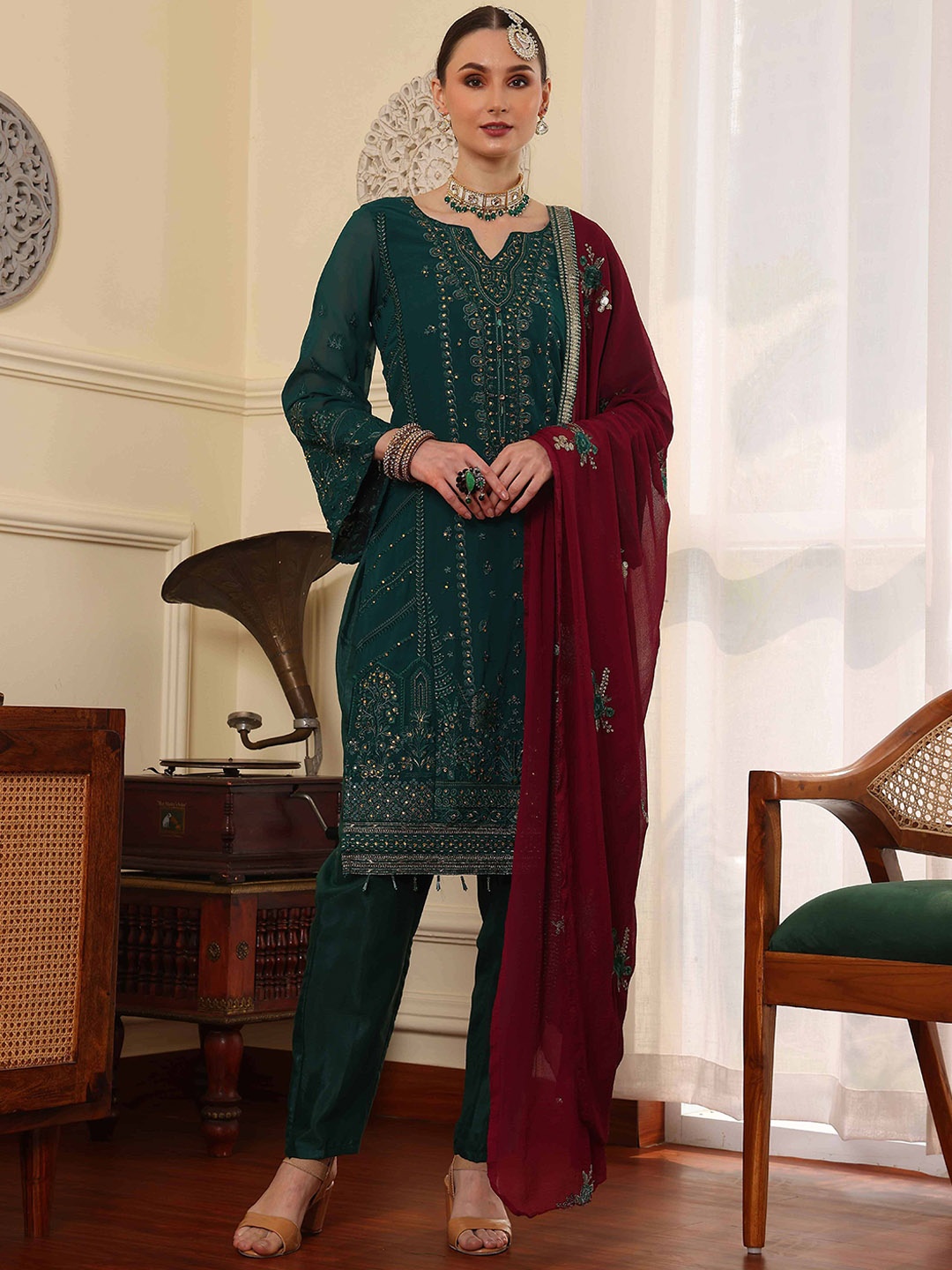 

cbazaar Ethnic Motifs Embroidered Straight Georgette Kurta with Trousers & Dupatta, Green