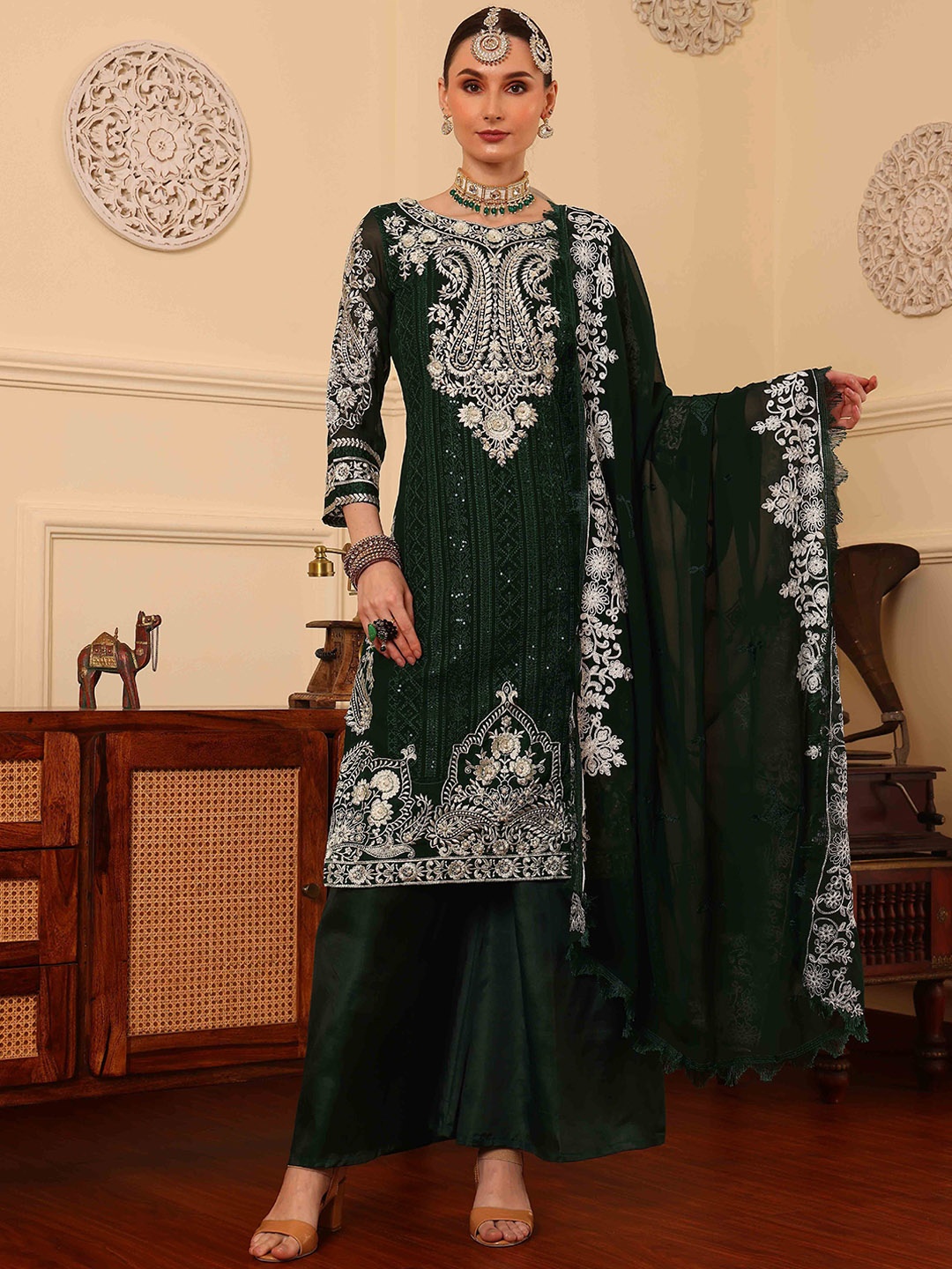 

cbazaar Ethnic Motifs Sequinned Embroidered Kurta With Palazzos & Dupatta, Green