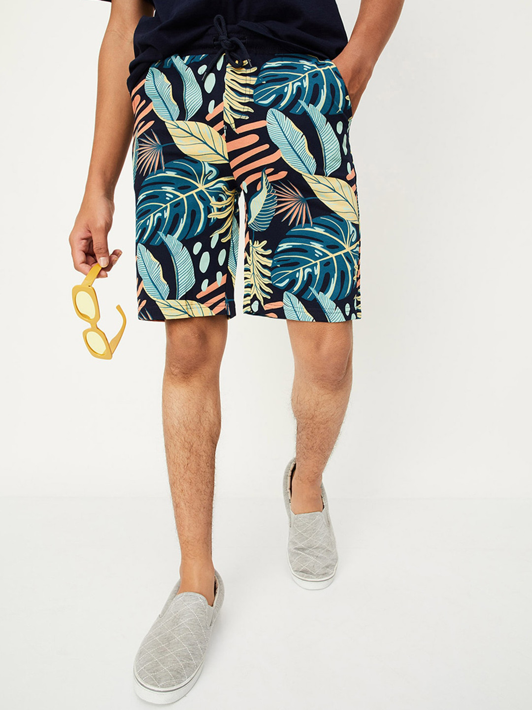 

max Boys Floral Printed Mid Rise Pure Cotton Shorts, Navy blue