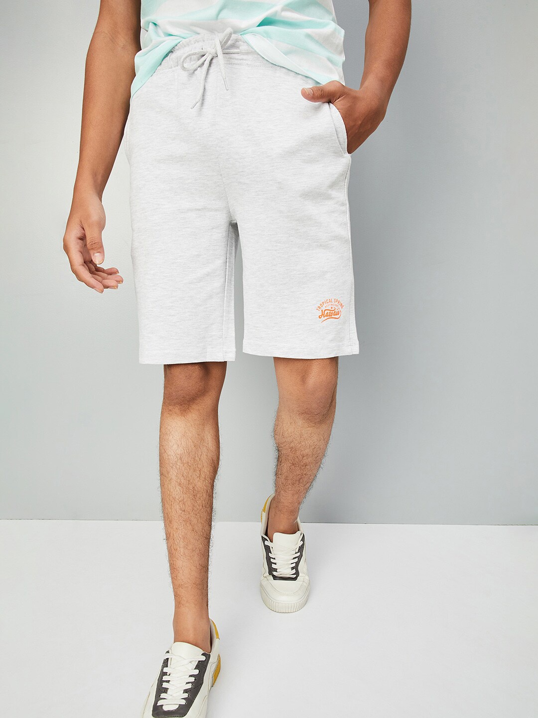 

max Boys Mid-Rise Shorts, White