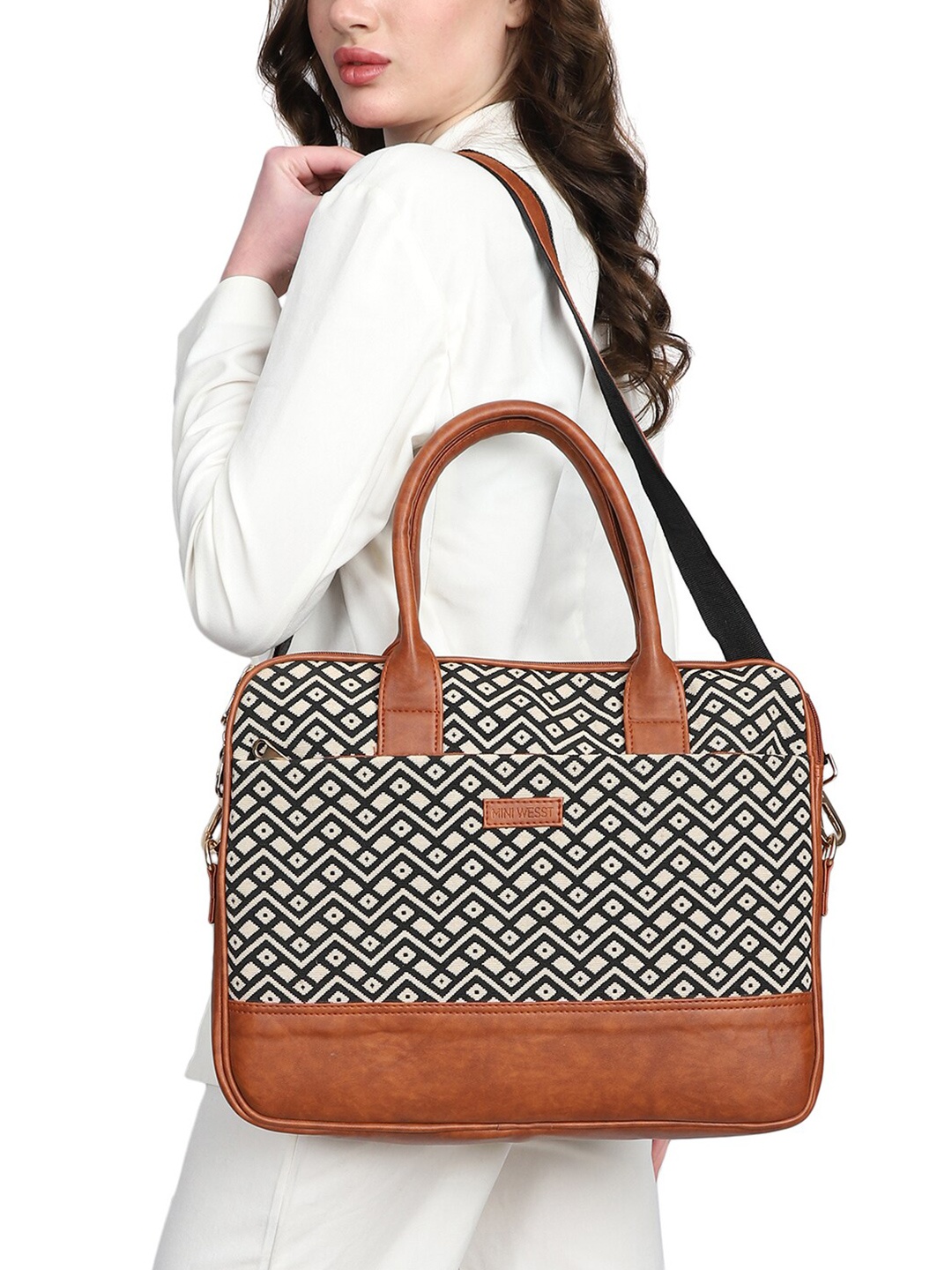 

MINI WESST Unisex Printed Laptop Bag Up to 16 inch, Black