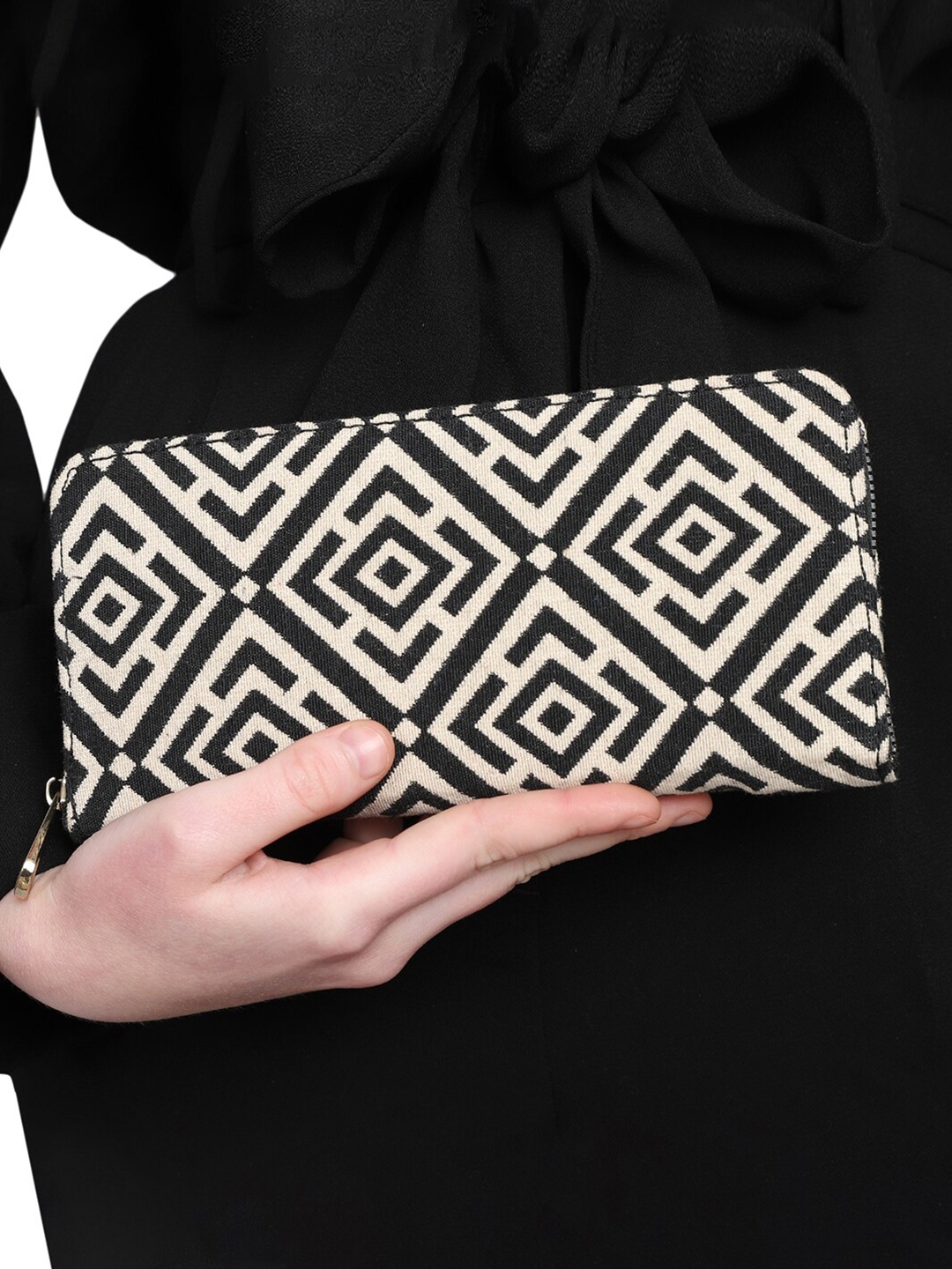 

MINI WESST Geometric Printed Foldover Clutch, White