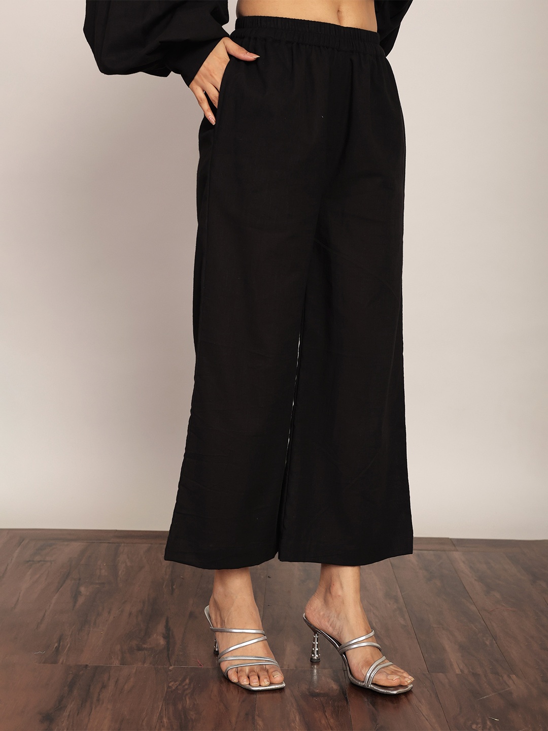 

KAORI BY SHREYA AGARWAL Women Cotton Wide Leg Cropped Palazzos, Black