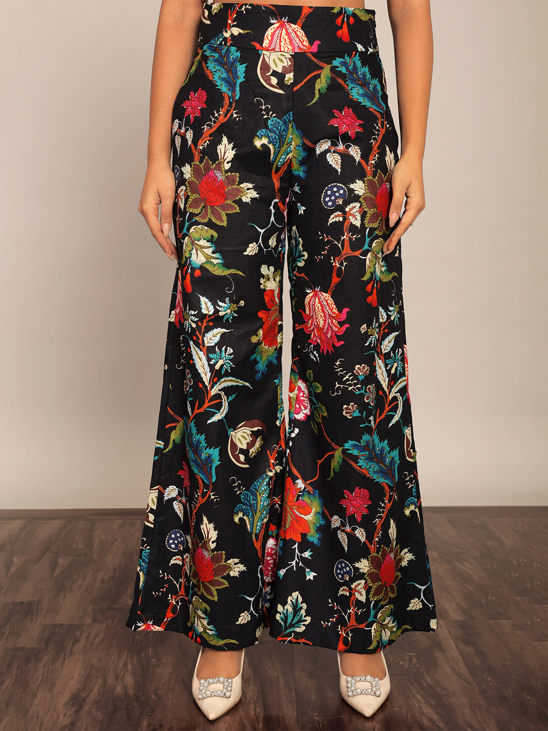 

KAORI BY SHREYA AGARWAL Women Floral Printed Straight Fit Cotton Parallel Trousers, Black
