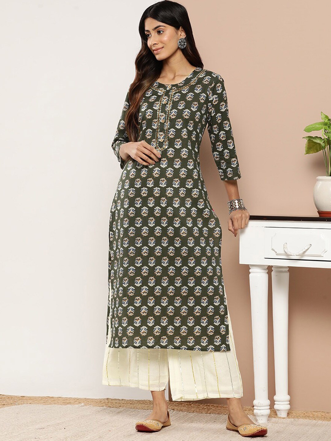 

KALINI Ethnic Motifs Printed Round Neck Cotton Straight Kurta, Green