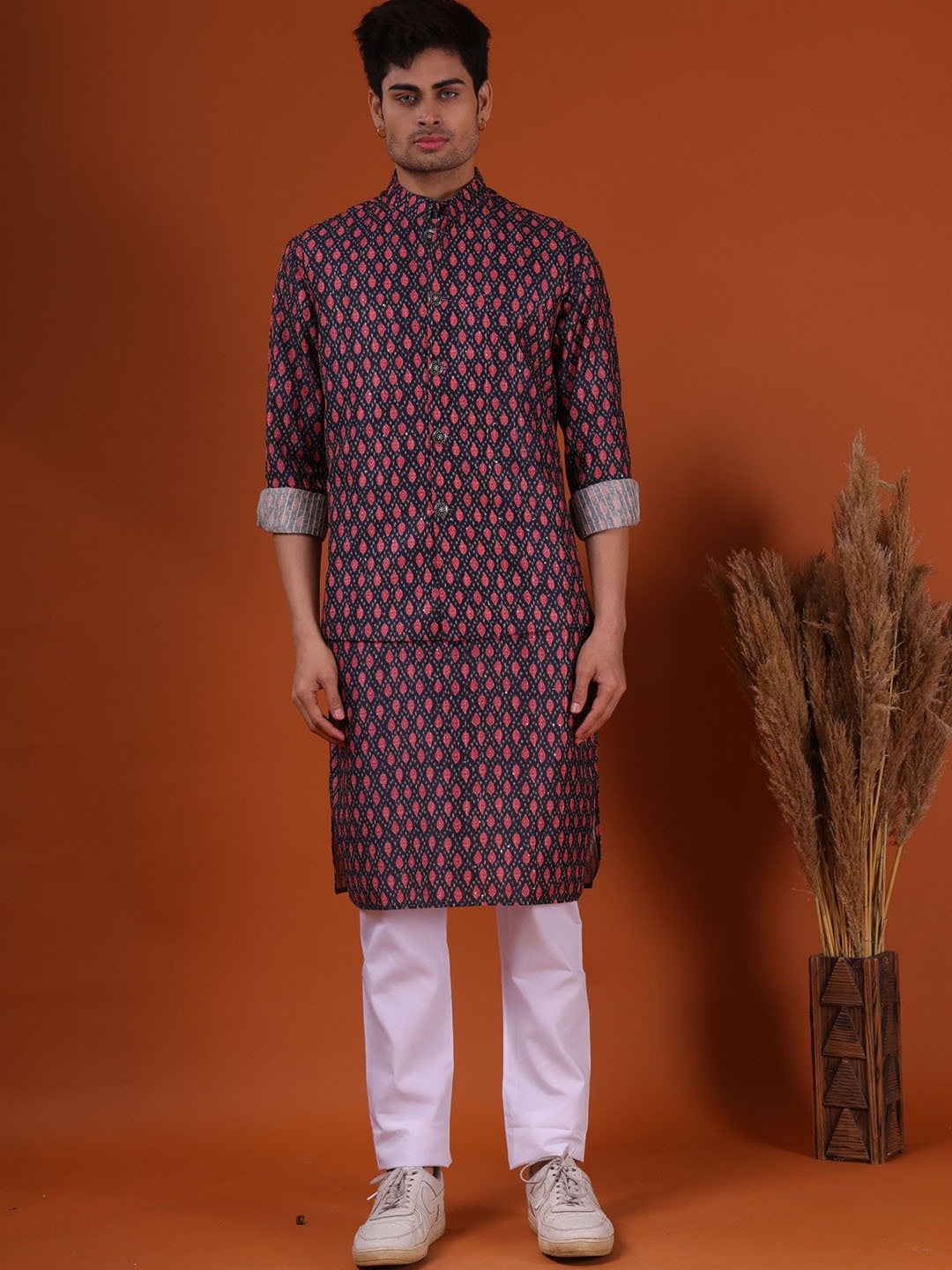 

SHIWAM ETHNIX Ethnic Motifs Printed Regular Kurta With Pyjama & Jacket, Black