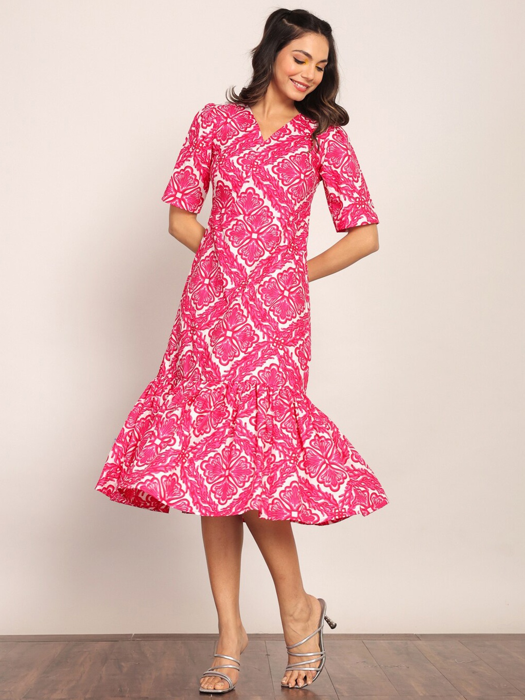 

KAORI BY SHREYA AGARWAL V Neck Short Sleeves Ethnic Print Drop-Waist Dress, Pink