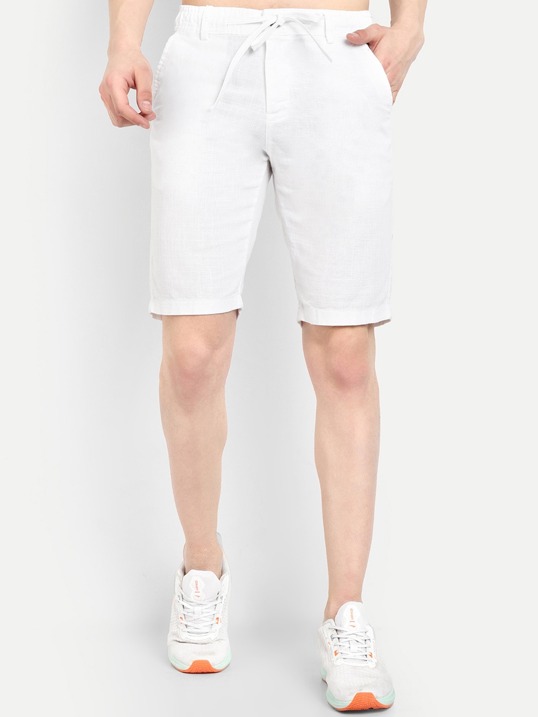 

CARBONN CLOTH Men Mid-Rise Linen Regular Shorts, White