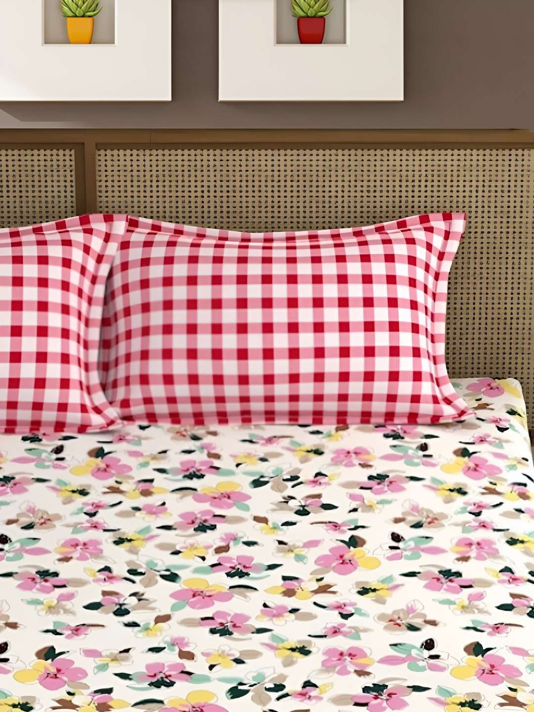 

Bajo's White & Pink Floral 350 TC King Bedsheet with 2 Pillow Covers