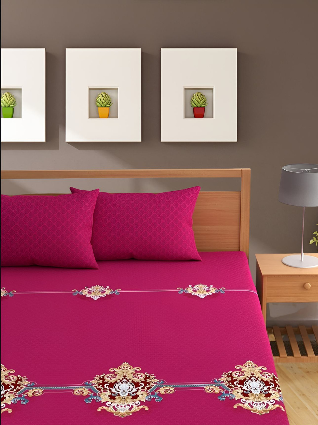 

Bajo's Pink & Beige Ethnic Motifs Printed Cotton 300 TC King Bedsheet With 2 Pillow Covers