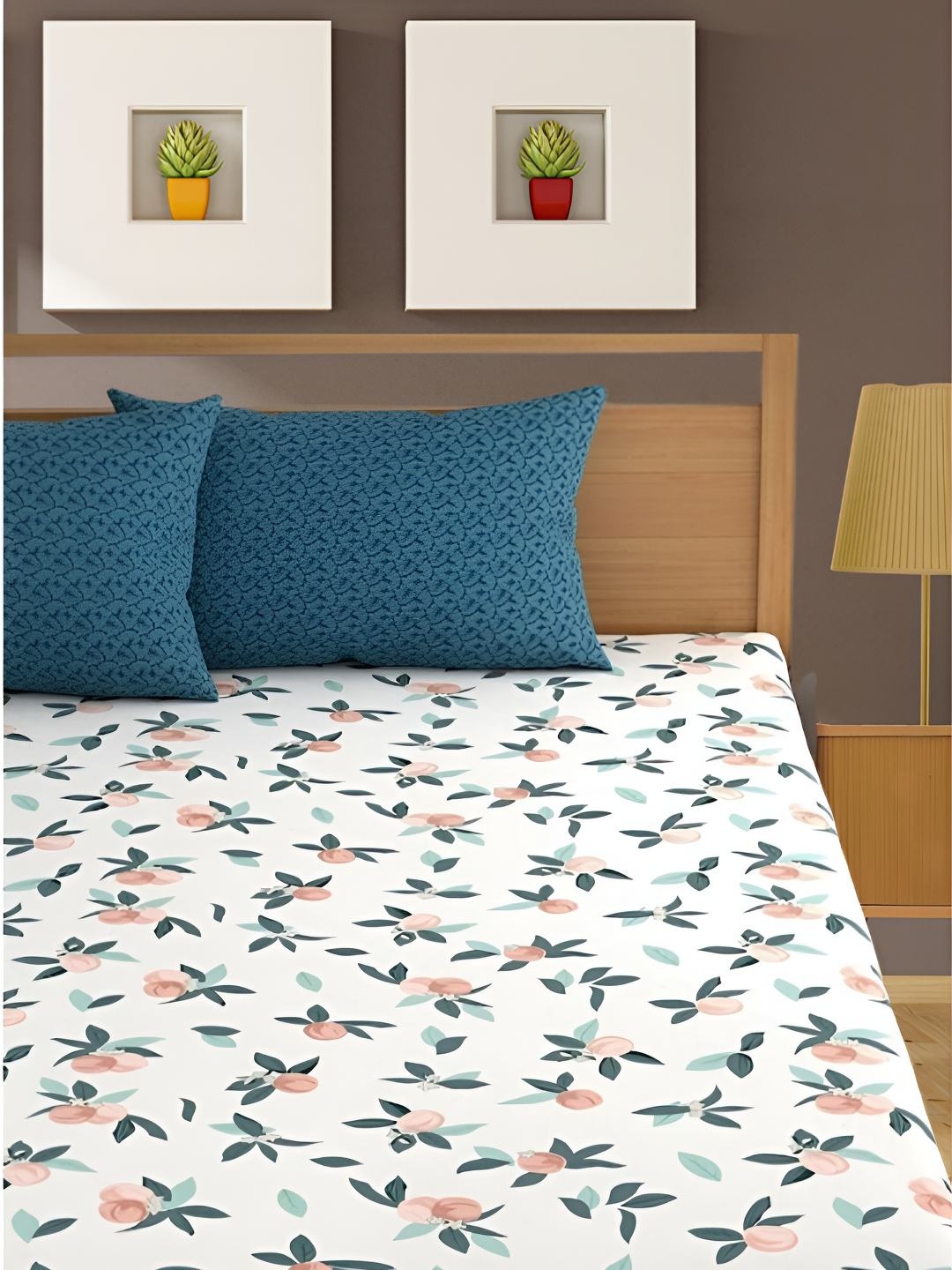 

Bajo's White & Blue Floral Cotton 350 TC King Bedsheet with 2 Pillow Covers