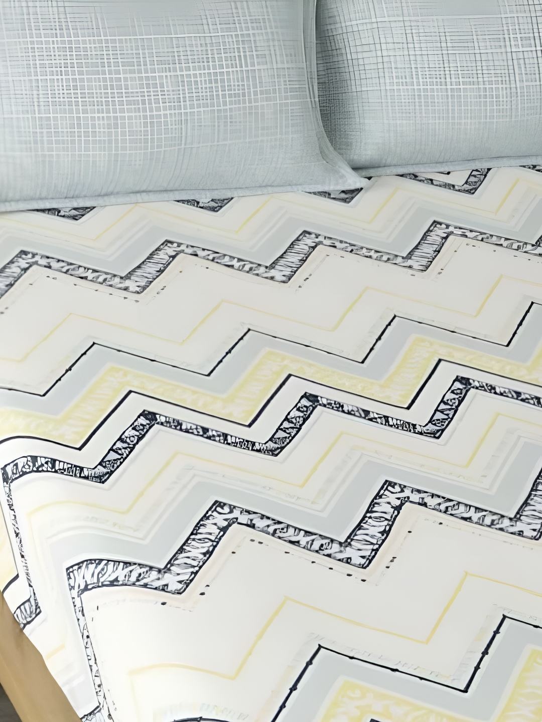 

Bajo's White & Blue Geometric Printed Cotton 300 TC King Bedsheet With 2 Pillow Covers
