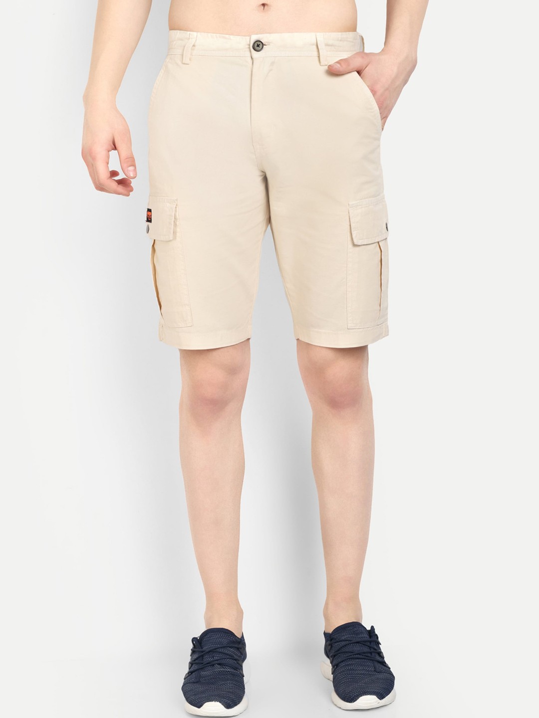 

CARBONN CLOTH Men Mid-Rise Linen Cargo Shorts, Beige