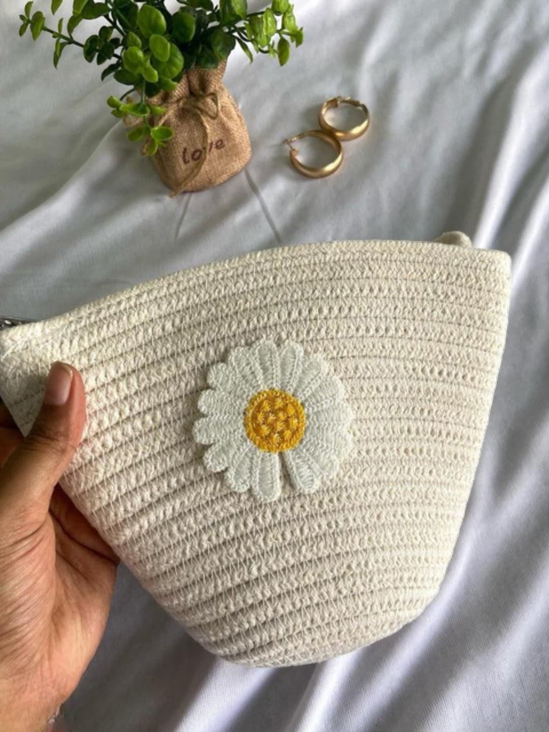 

SAMTROH Textured Structured Jute Sling Bag, Cream